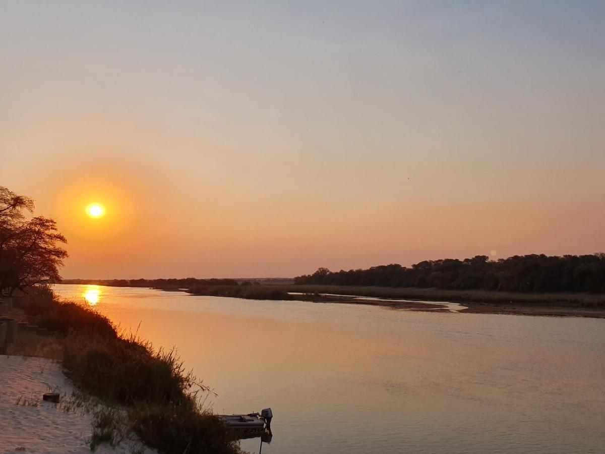 Hakusembe River Campsite ルンドゥ エクステリア 写真